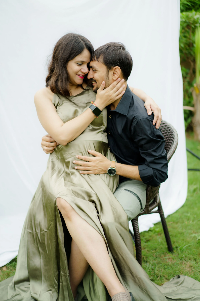 Natural light maternity photography